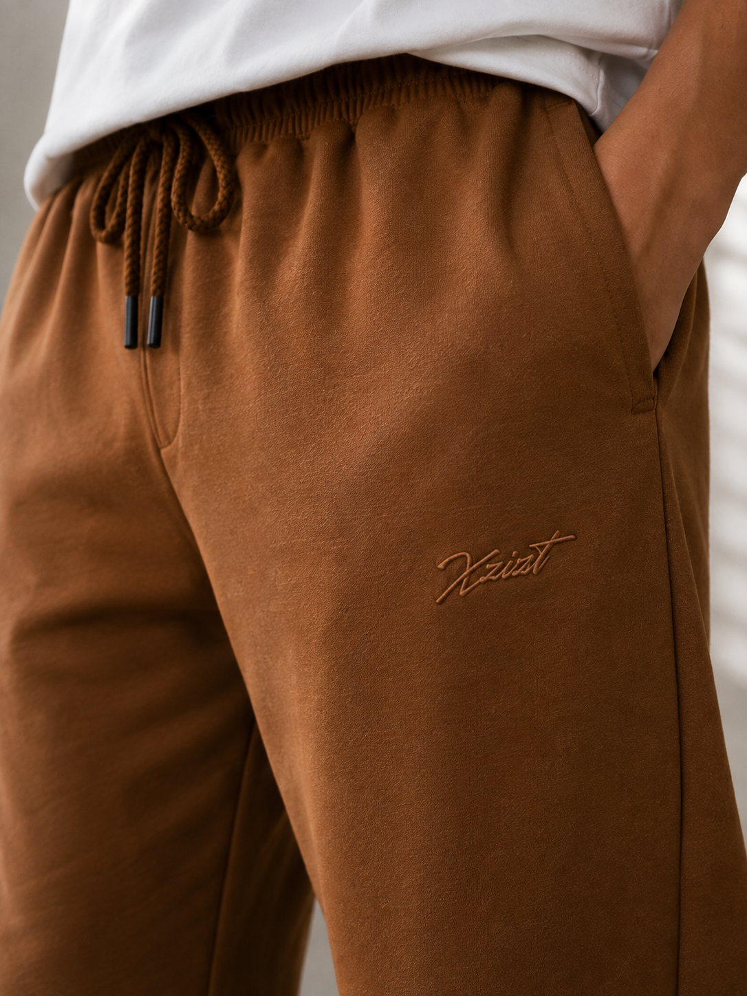 ESSENTIAL CARAMEL SWEATPANTS
