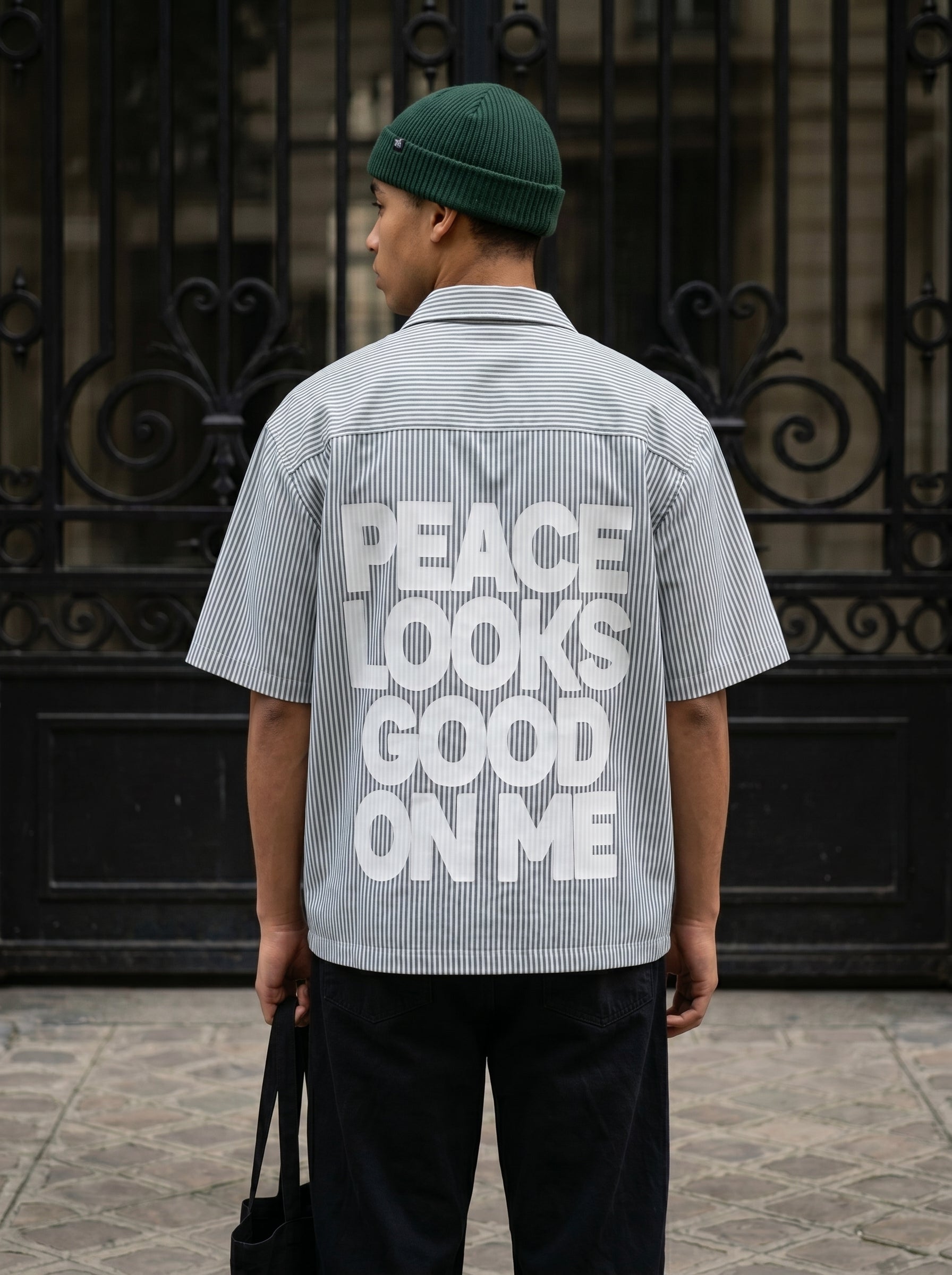 PEACE LOOKS GOOD