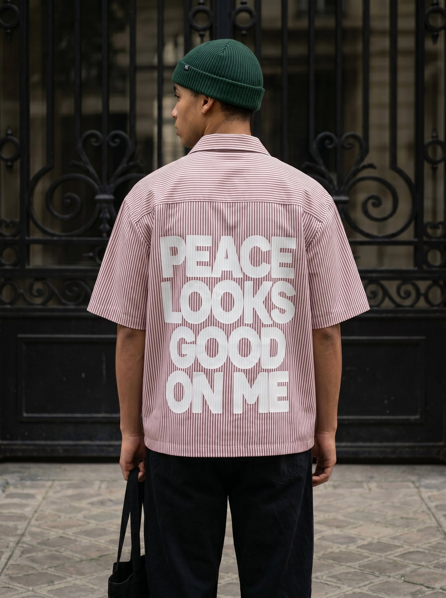 PEACE LOOKS GOOD