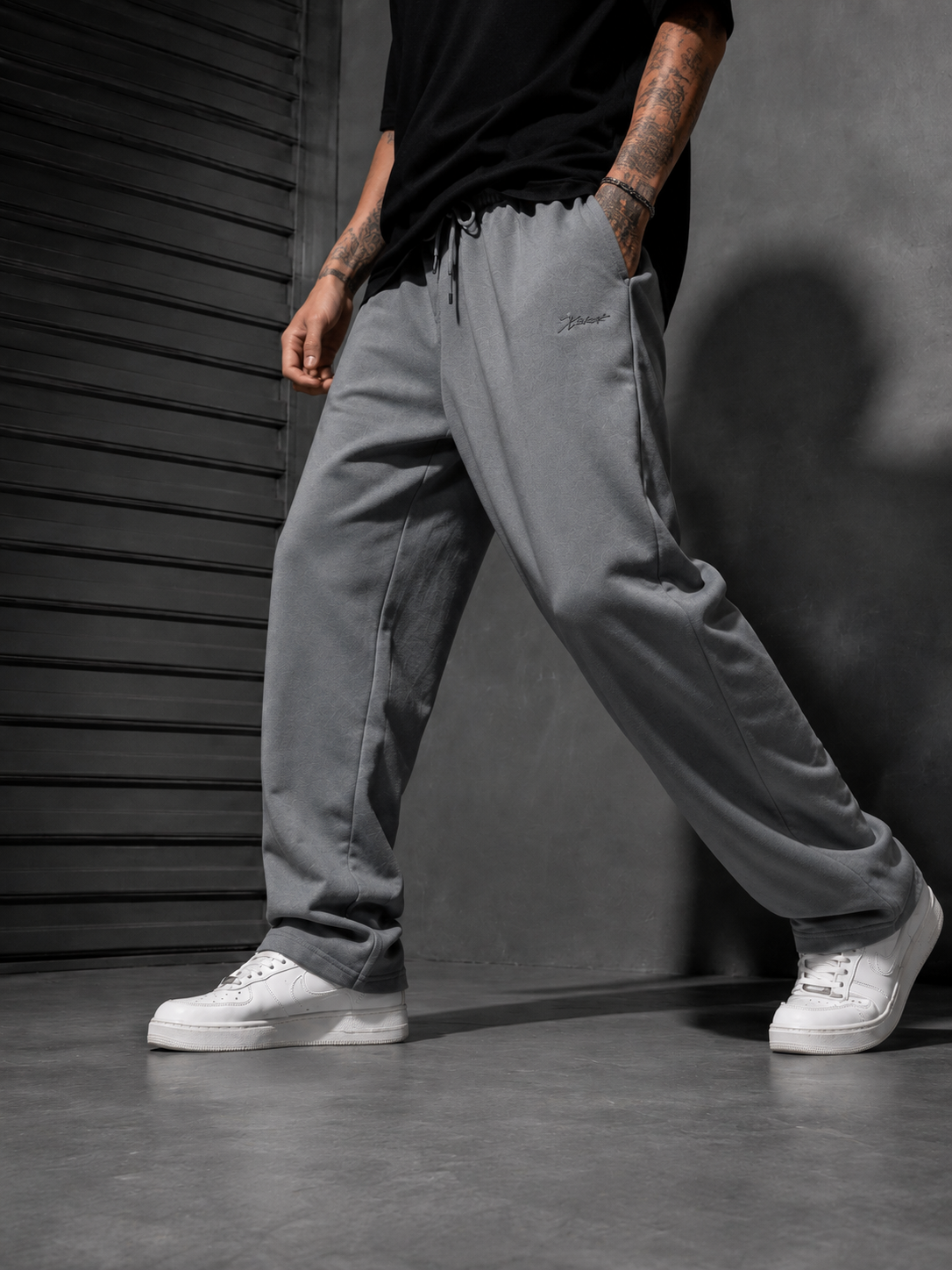 ESSENTIAL DARK GREY SWEATPANTS