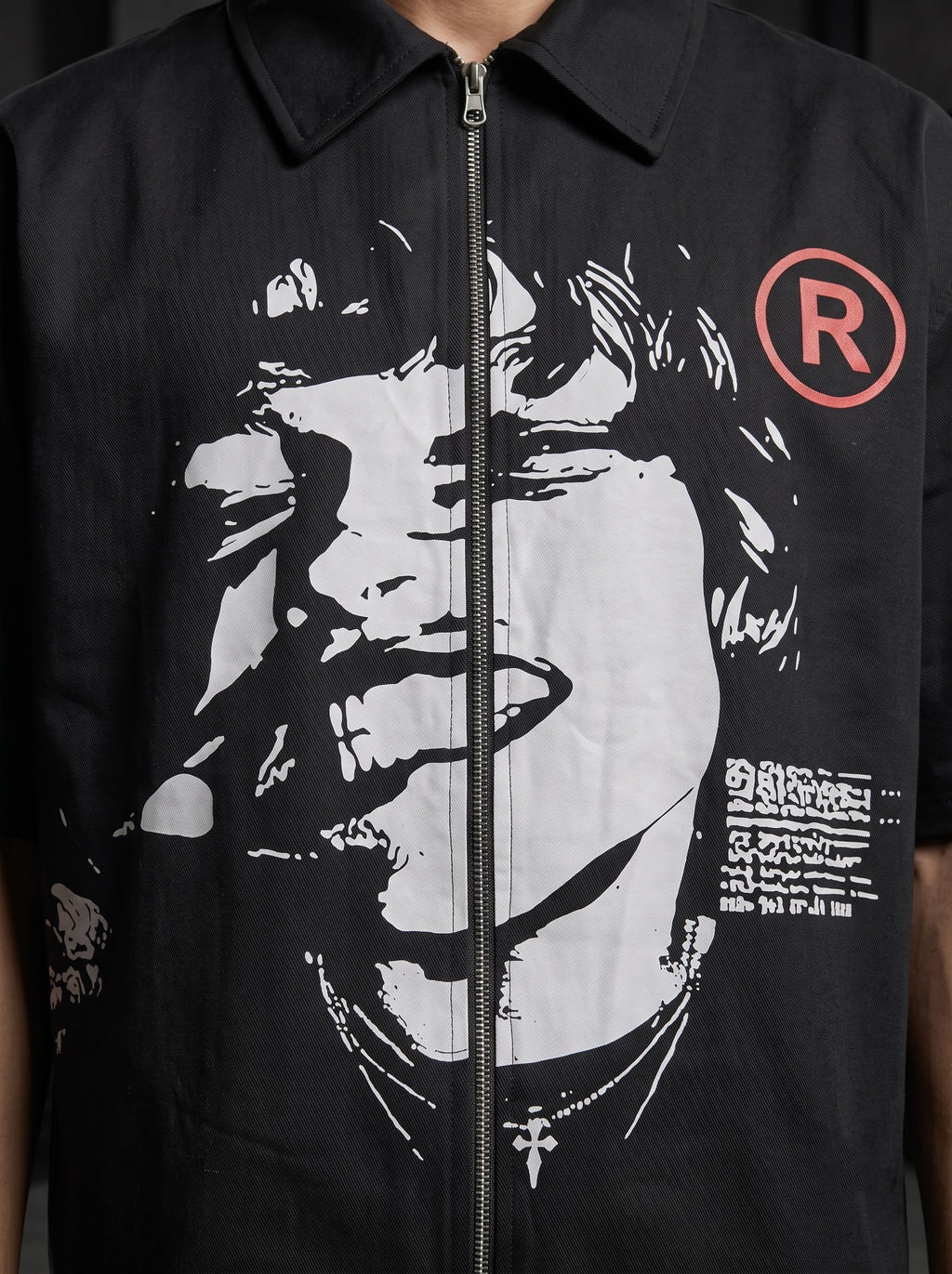 BLACKOUT ZIPPER T-SHIRT