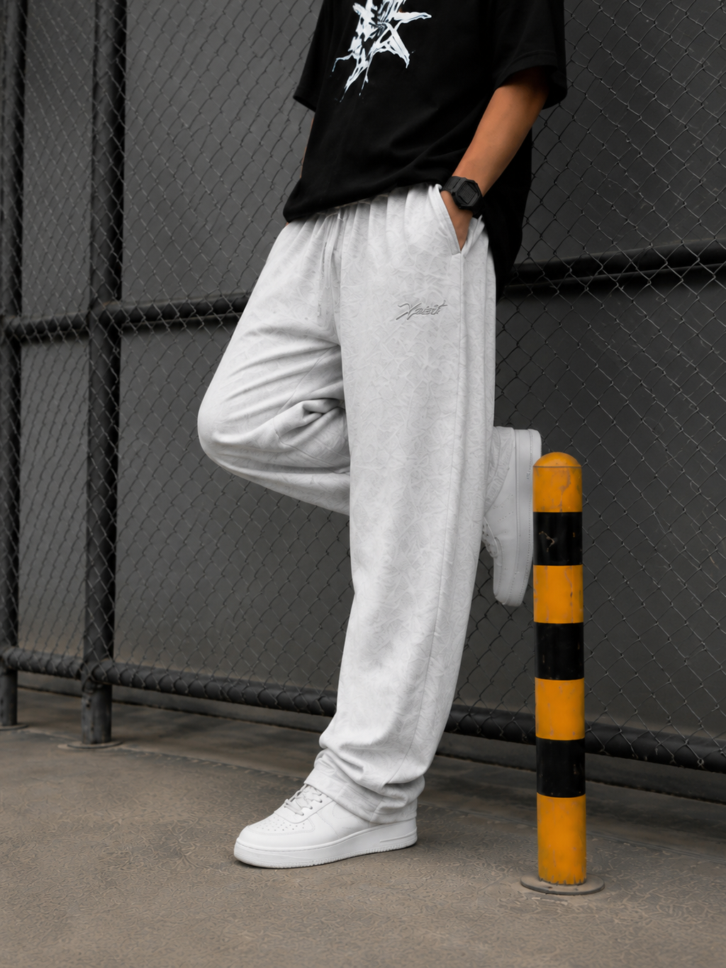 ESSENTIAL LIGHT GREY SWEATPANTS