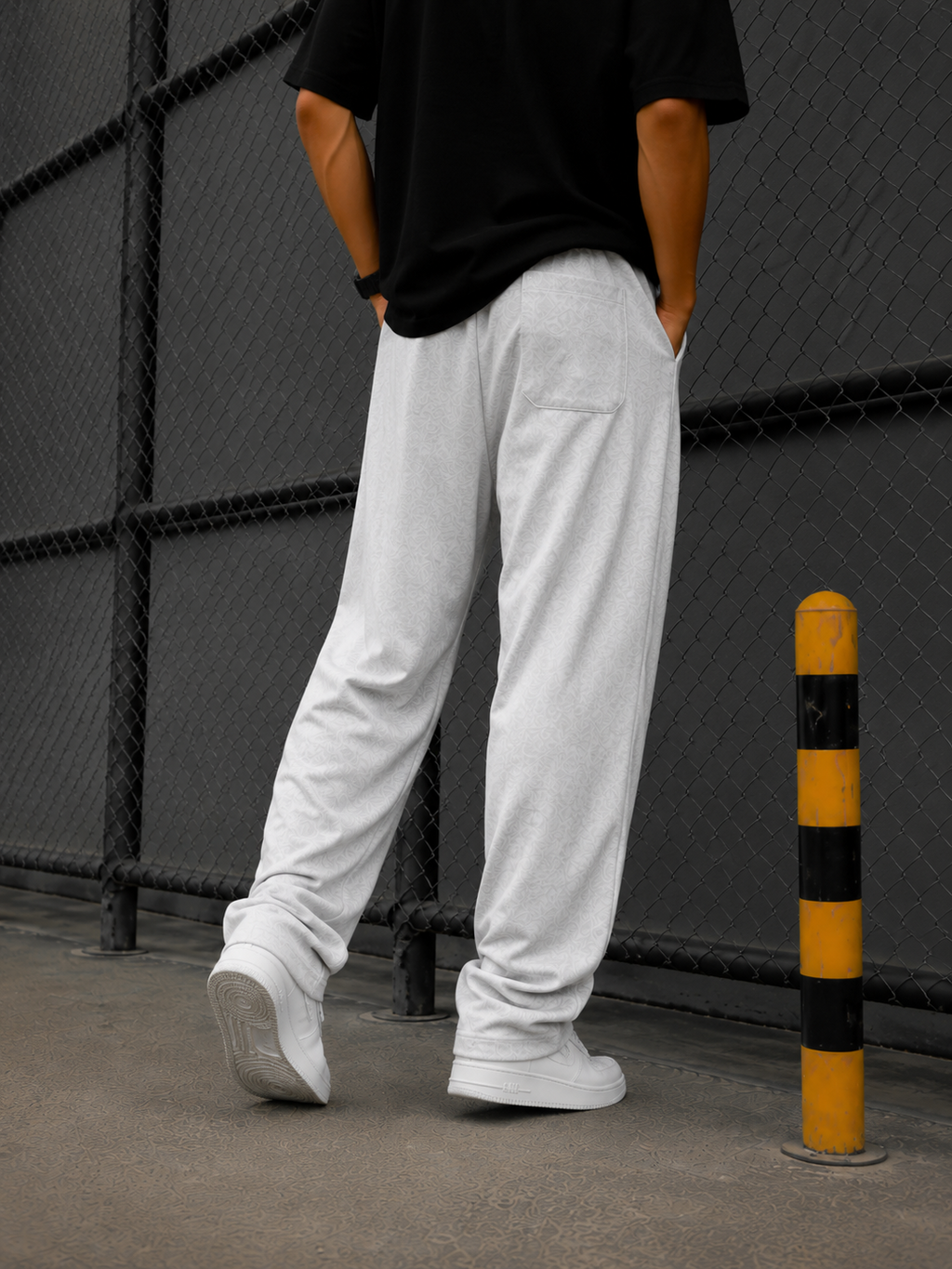 ESSENTIAL LIGHT GREY SWEATPANTS