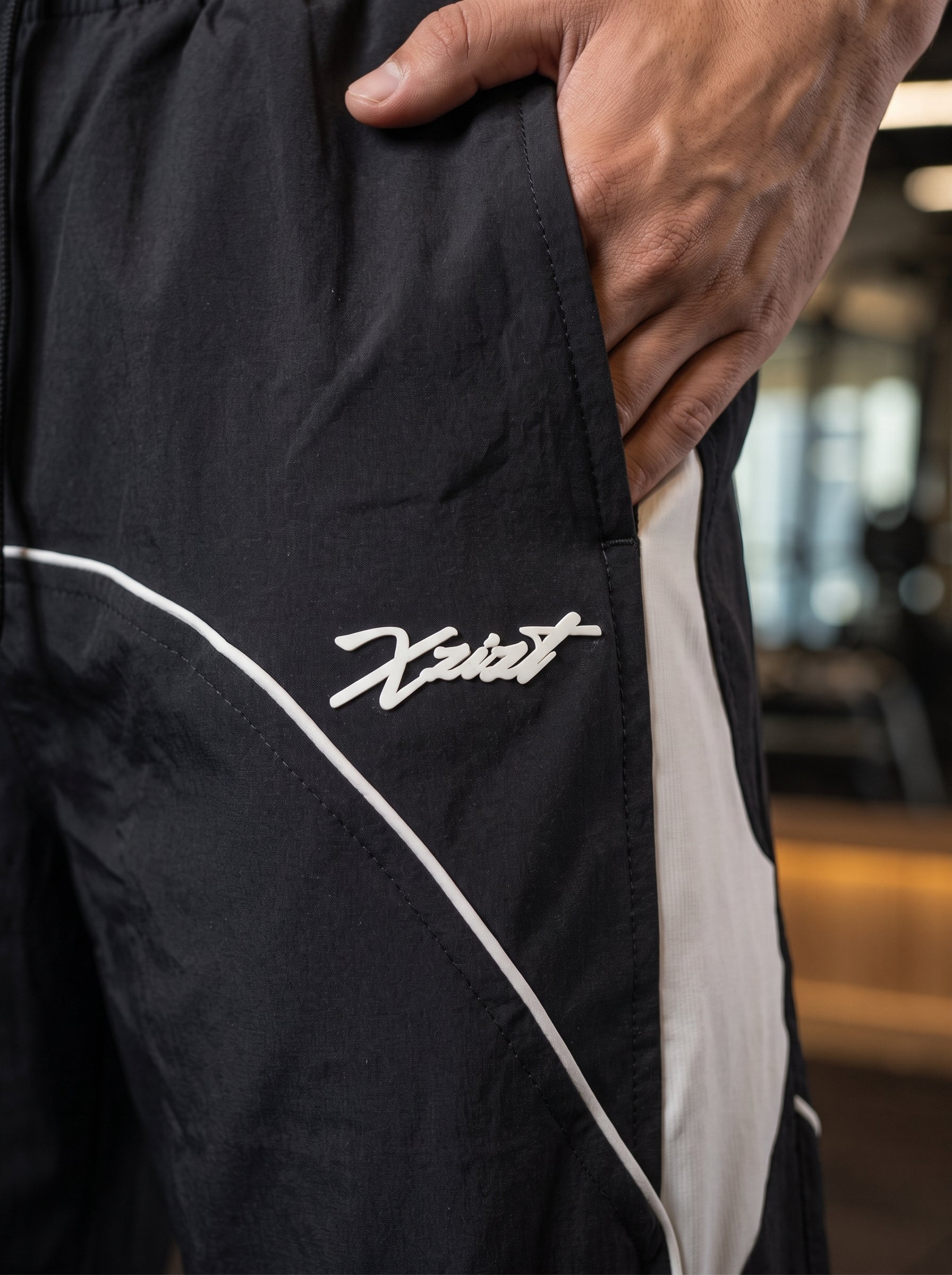 AEROFLOW BAGGY PANTS