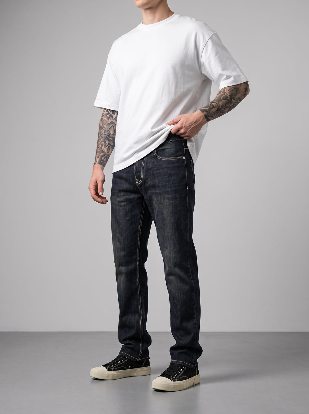CARBON FADE RELAXED STRAIGHT JEANS