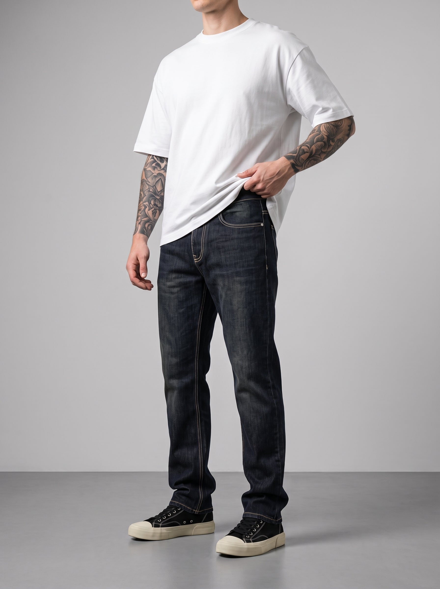 CARBON FADE RELAXED STRAIGHT JEANS