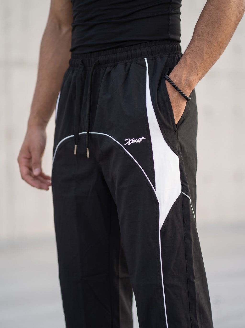 AEROFLOW BAGGY PANTS