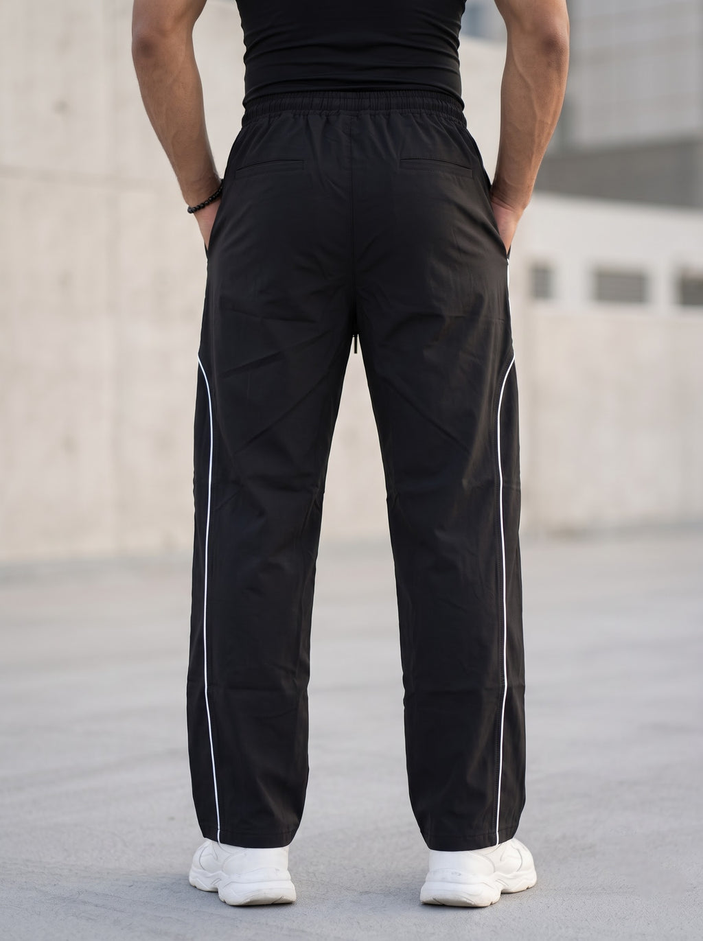 AEROFLOW BAGGY PANTS