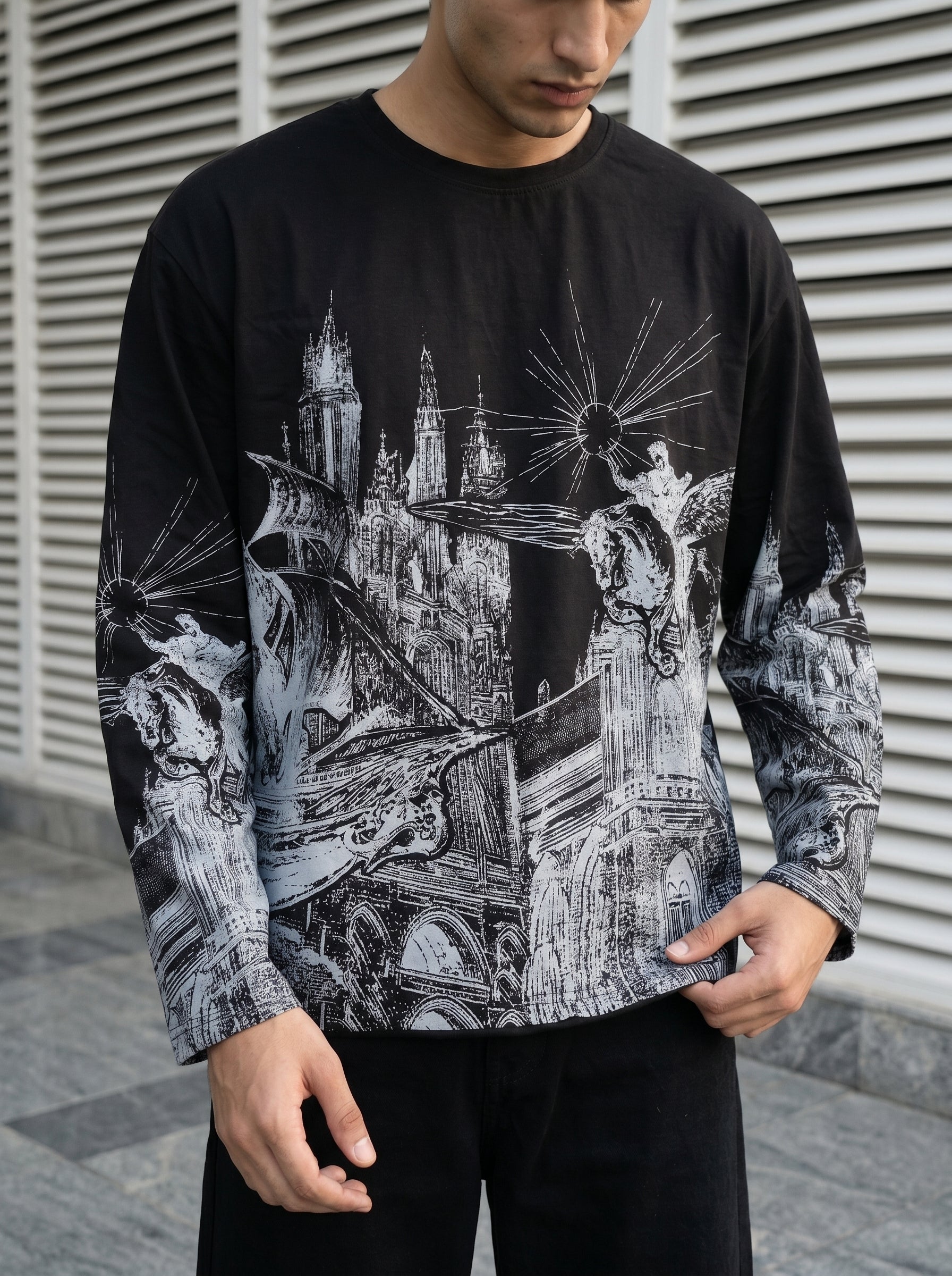GOTHIC REIGN BLACK BOXY T-SHIRT