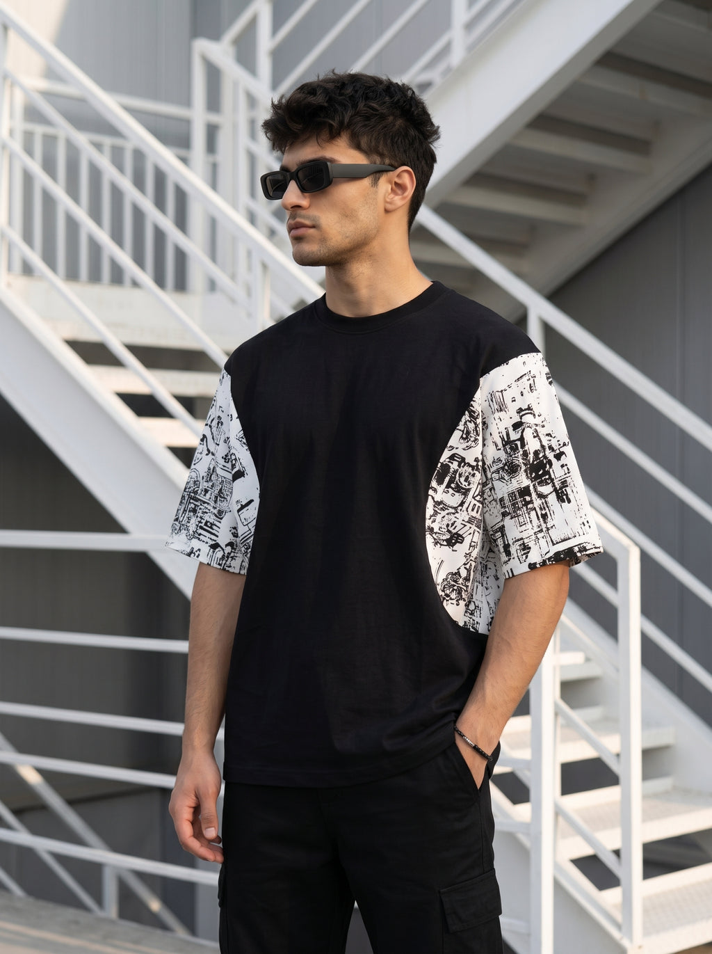 GRIDLINE OVERSIZED T-SHIRT