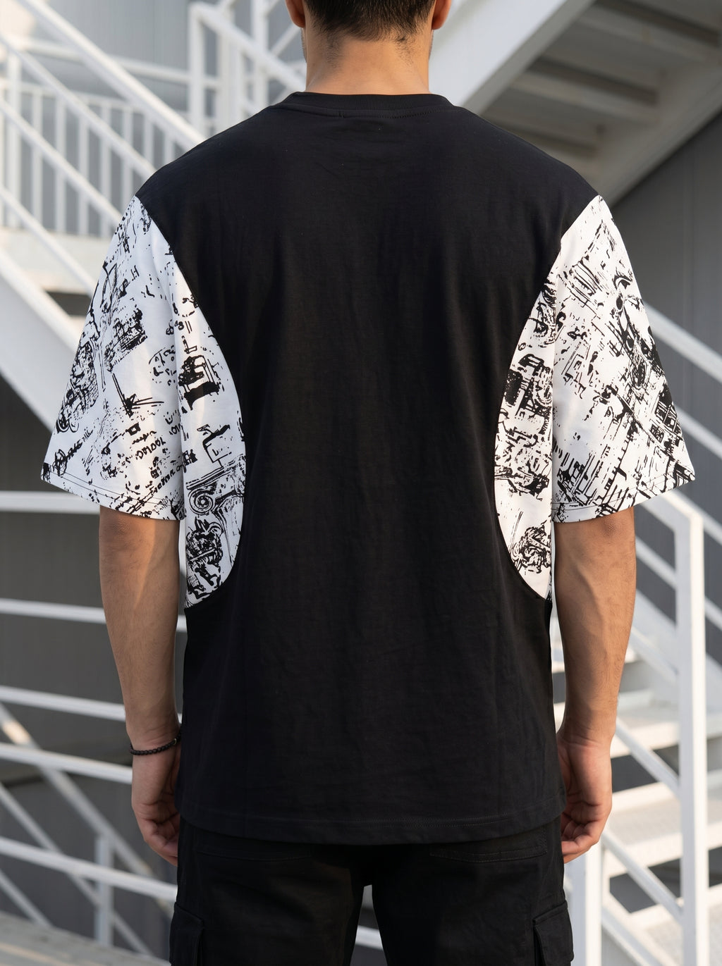 GRIDLINE OVERSIZED T-SHIRT