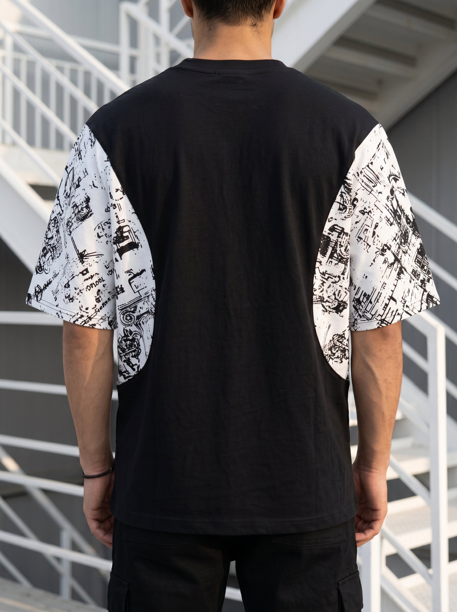GRIDLINE OVERSIZED T-SHIRT