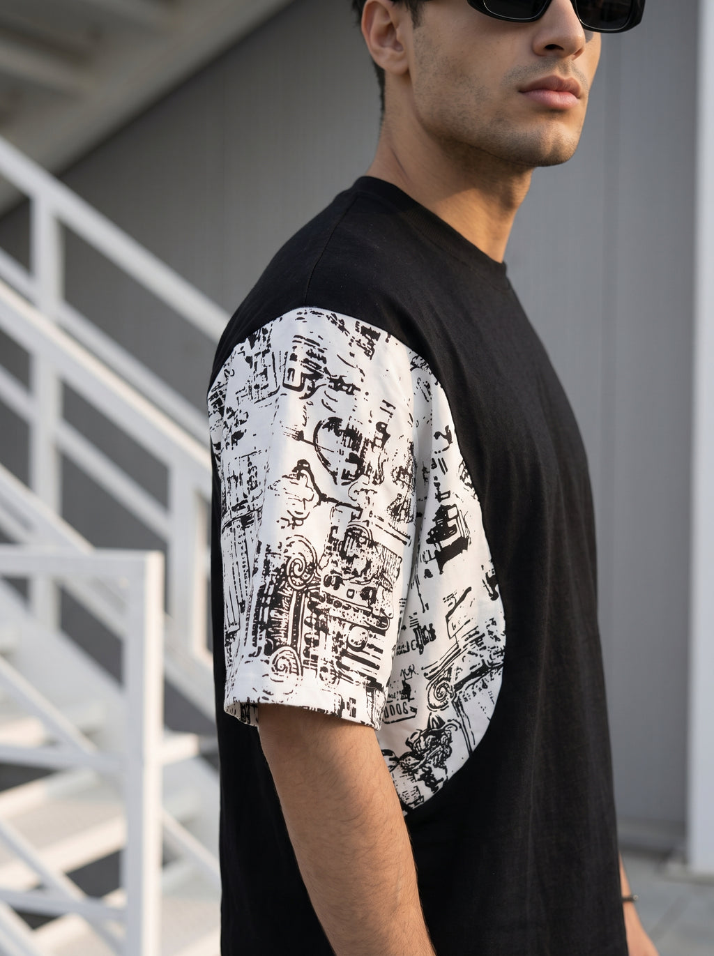 GRIDLINE OVERSIZED T-SHIRT